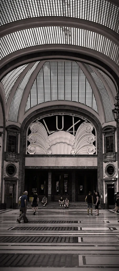 centre commercial à Turin