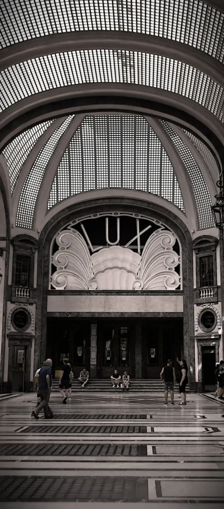 centre commercial à Turin
