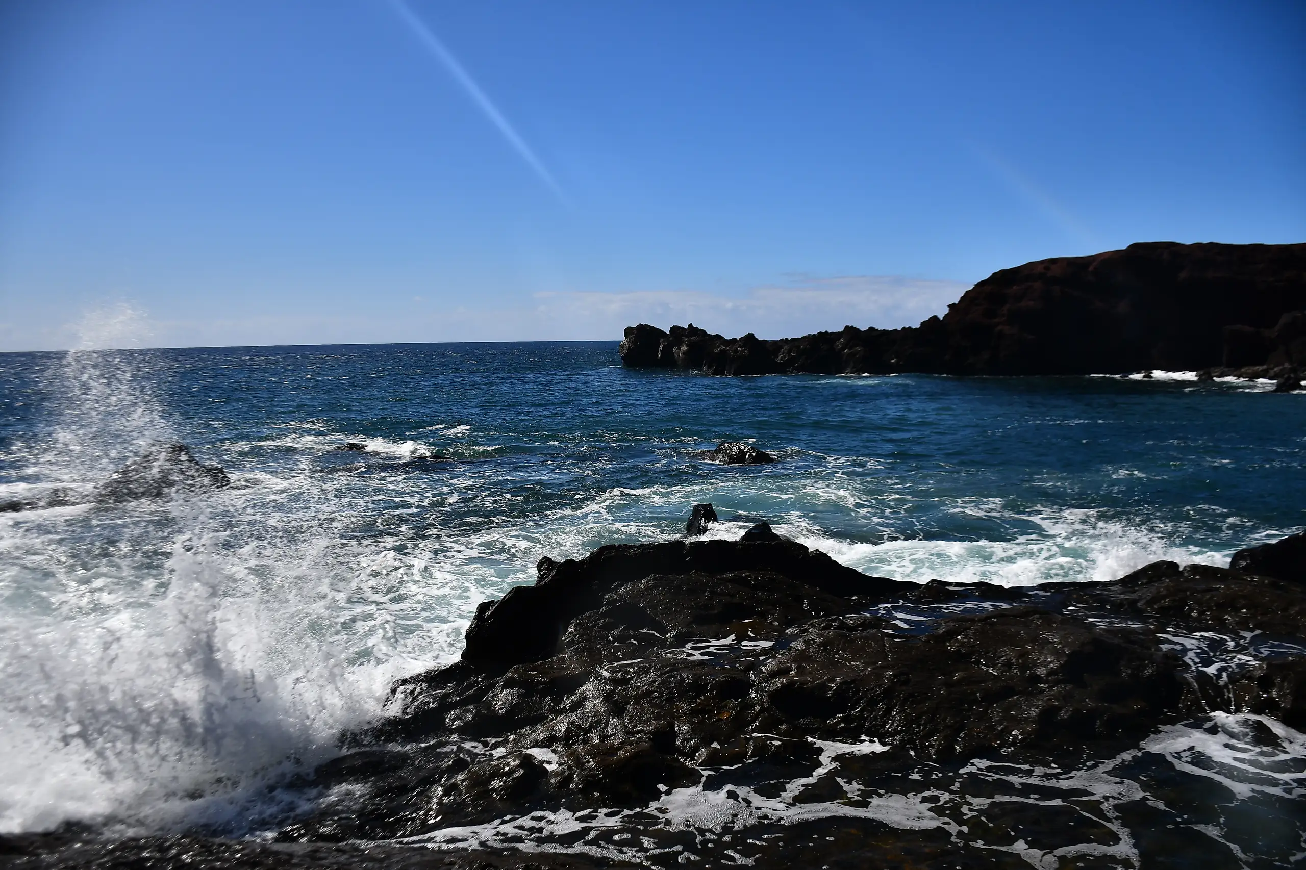 L'océan sur des roches