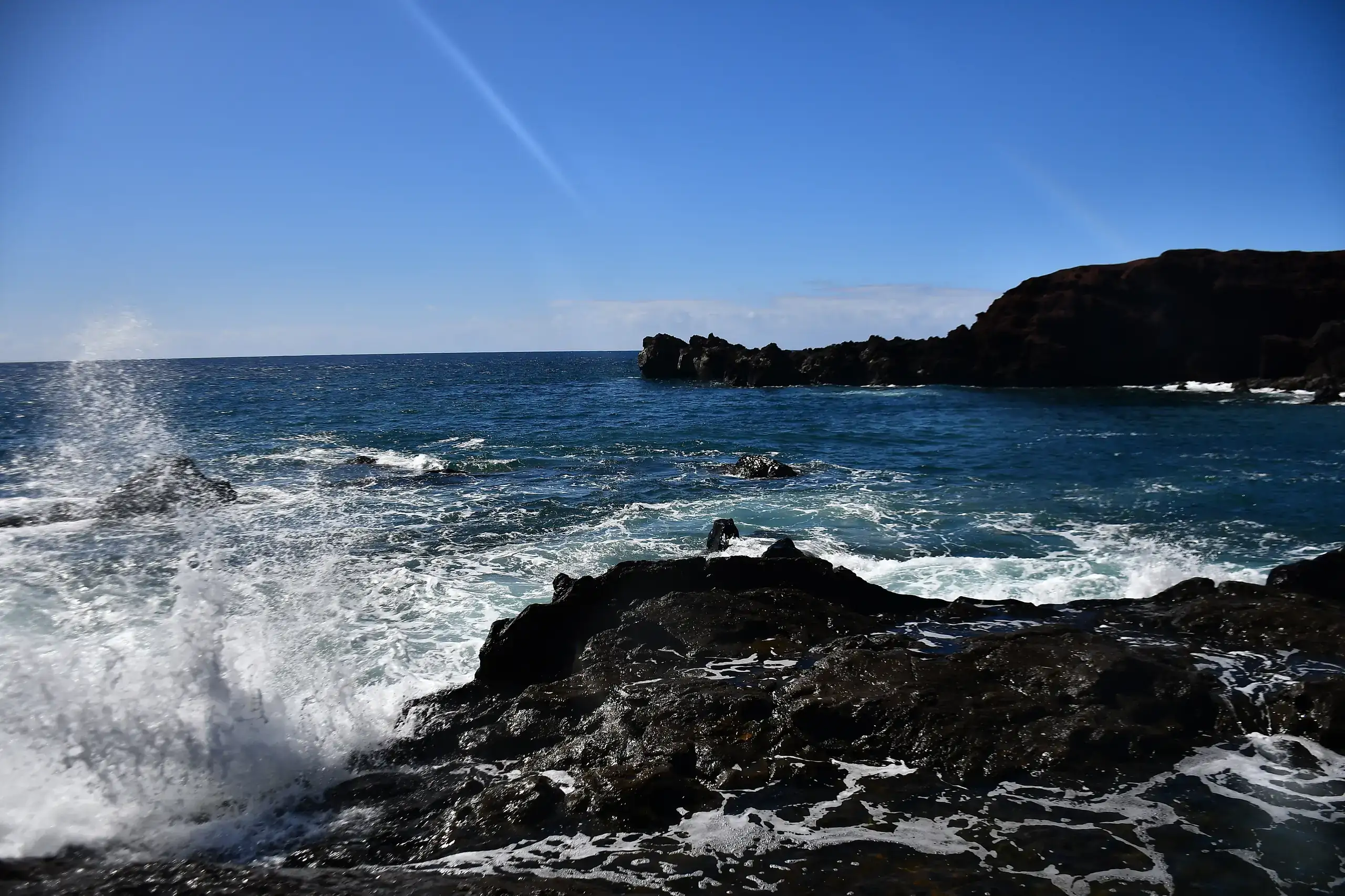 L'océan sur des roches