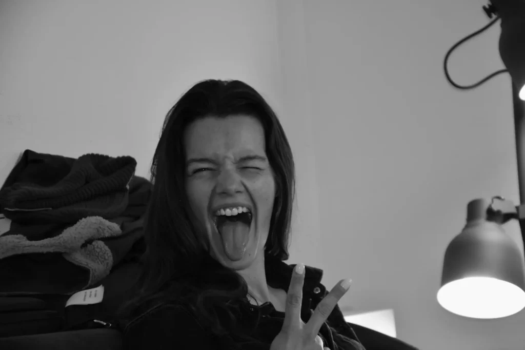 portrait d'une personne joyeuse