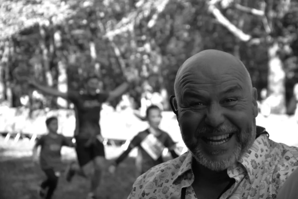 portrait d'un homme souriant