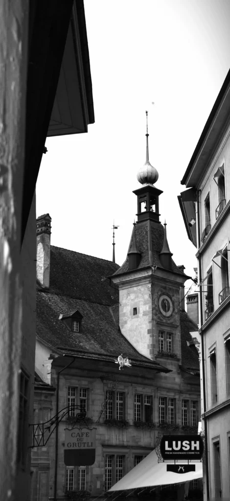 un bâtiment dans la ville de Lausanne