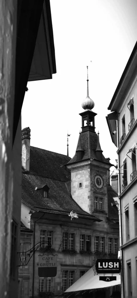 un bâtiment dans la ville de Lausanne
