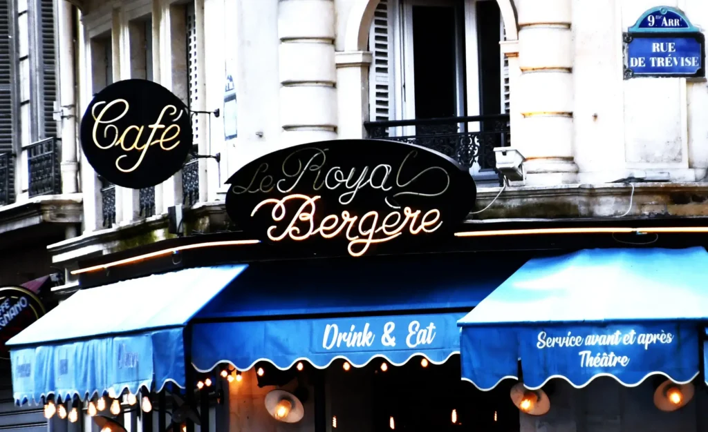 décors d'un bâtiment dans Paris