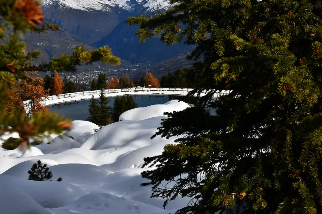 photo d'un lac en montagne à La Plagne