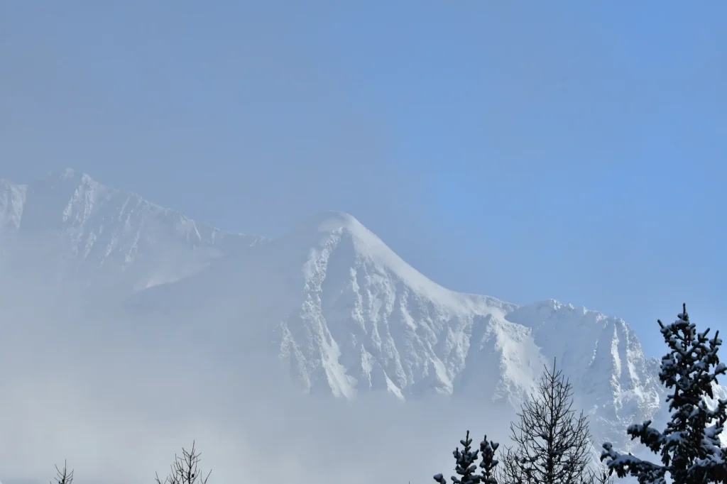 Montagne enneigée