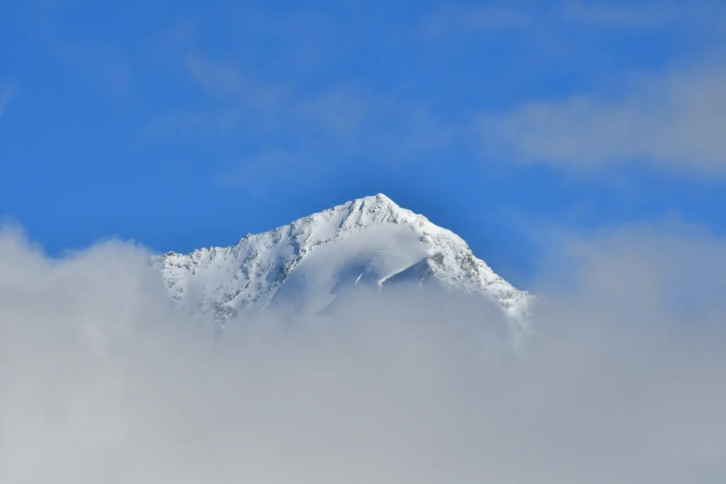 Montagne enneigée